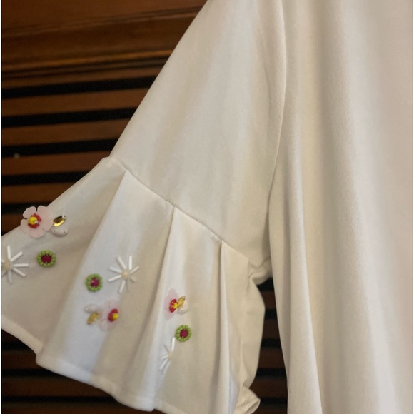 NEW 7th AVENUE NEW York & COMPANY WHITE BLOUSE SIZE MEDIUM - Picture 1 of 6